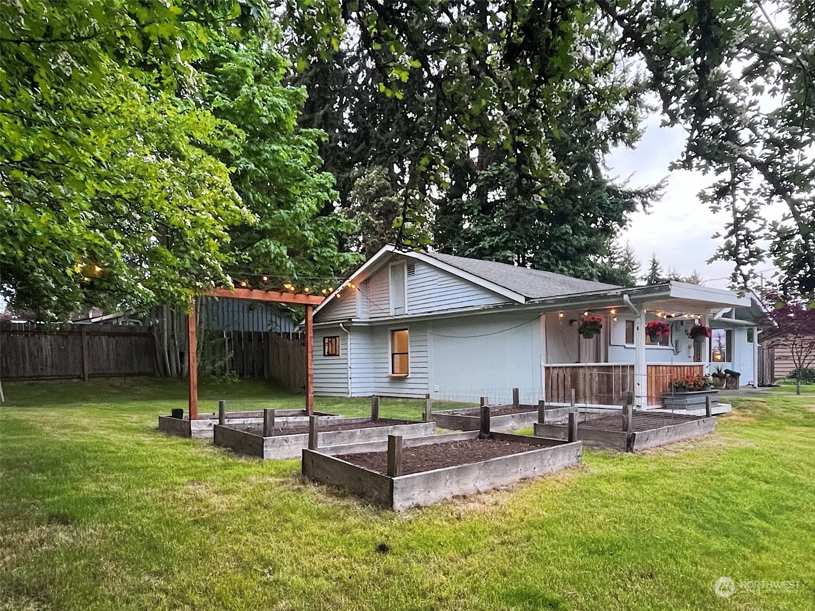 Property Photo:  5605 227th Street SW  WA 98043 