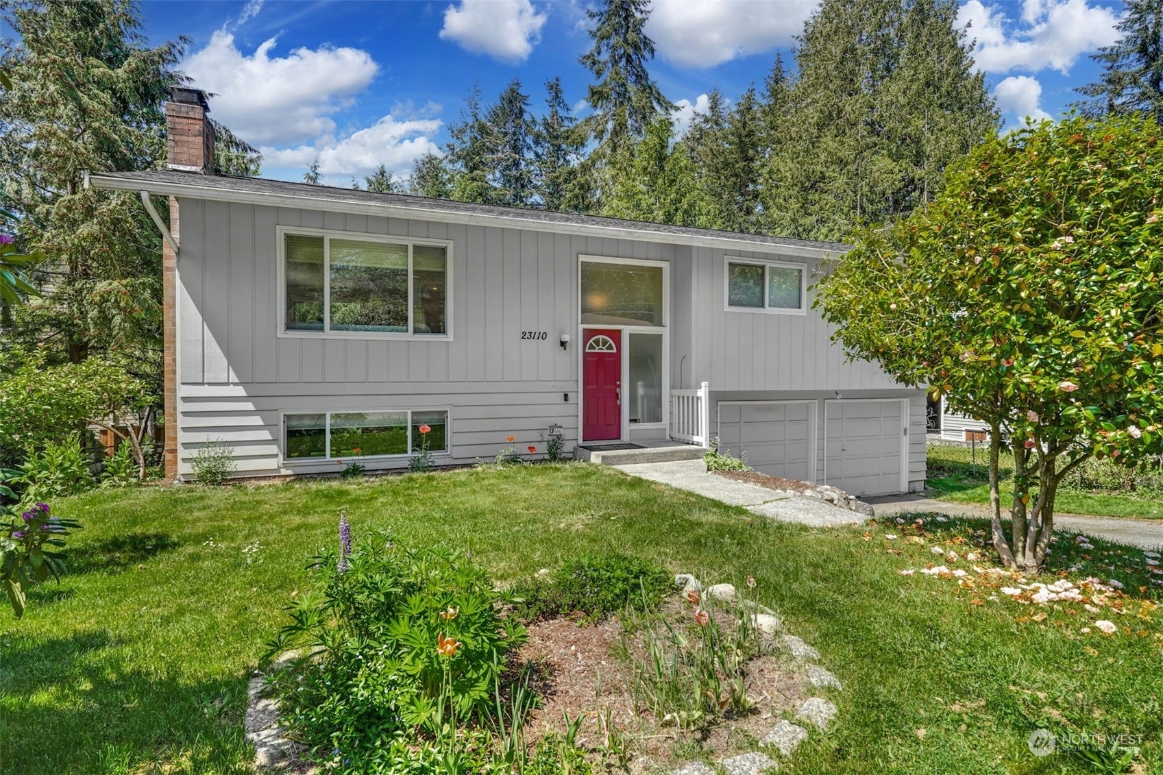 Property Photo:  23110 88th Avenue W  WA 98026 