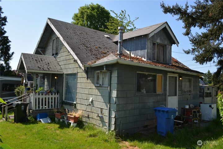 4 bed home for sale 427 E 62nd Street, WA 98404