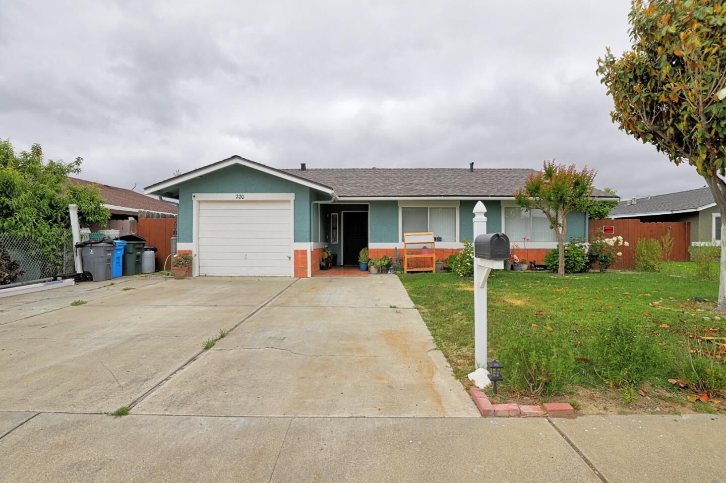 Property Photo:  220 Teresita Court  CA 95023 