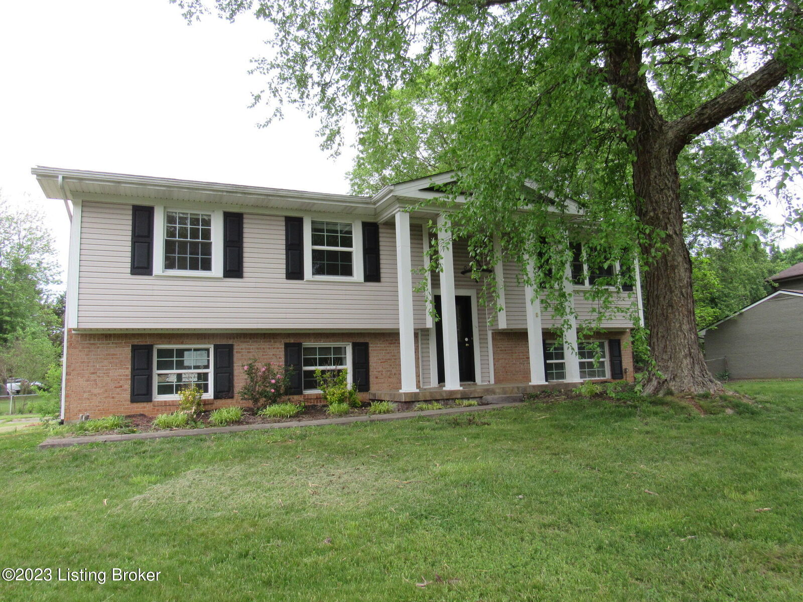 Property Photo: 911 St John Rd KY 42701