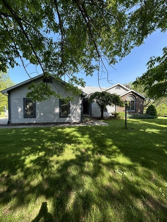 Property Photo: 19035 N State Road 1 IN 46788