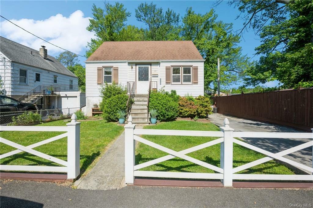 Property Photo:  193 Bretton Road  NY 10710 