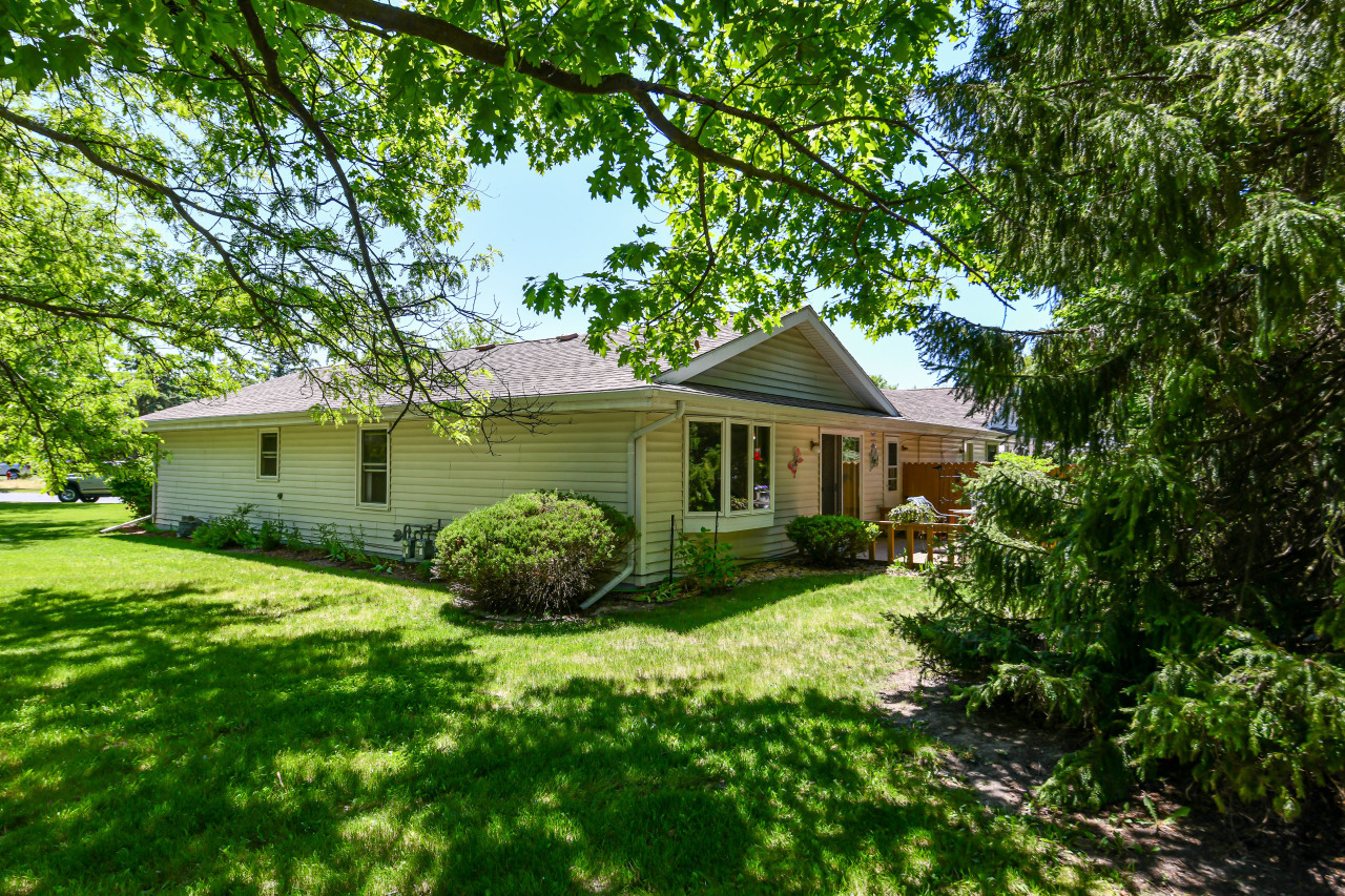 Property Photo: 701 E Clay St 1A WI 53190