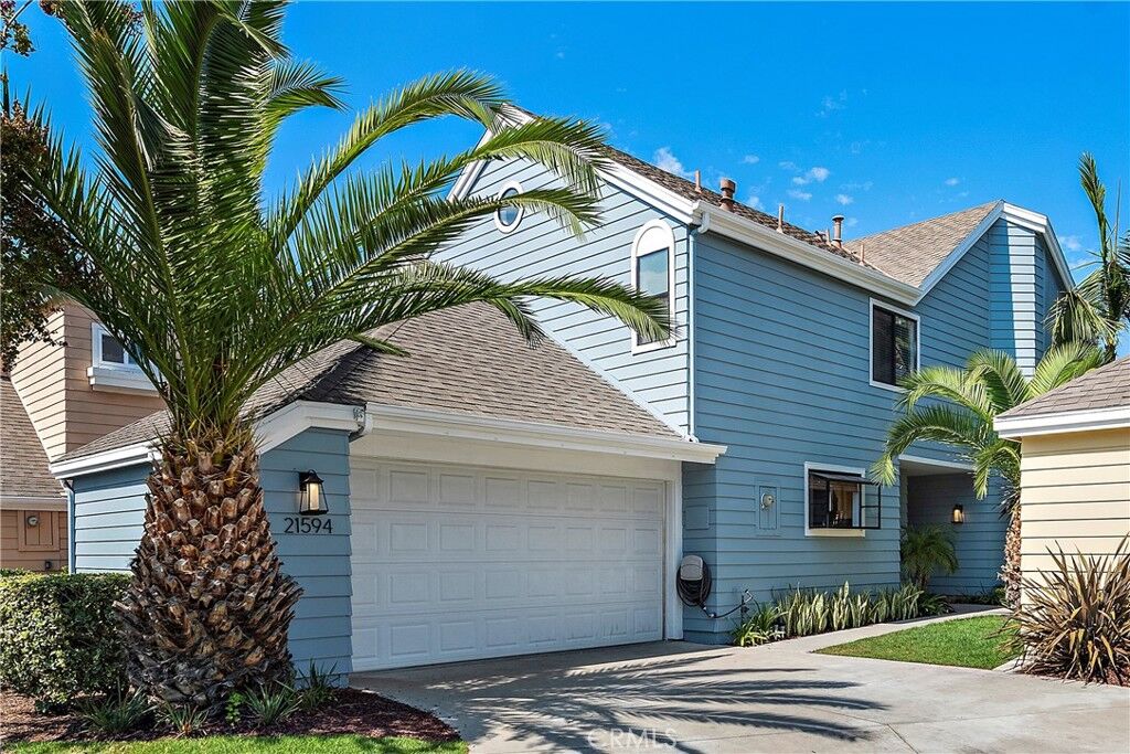 Property Photo: 21594 Fernbrook 196 CA 92692