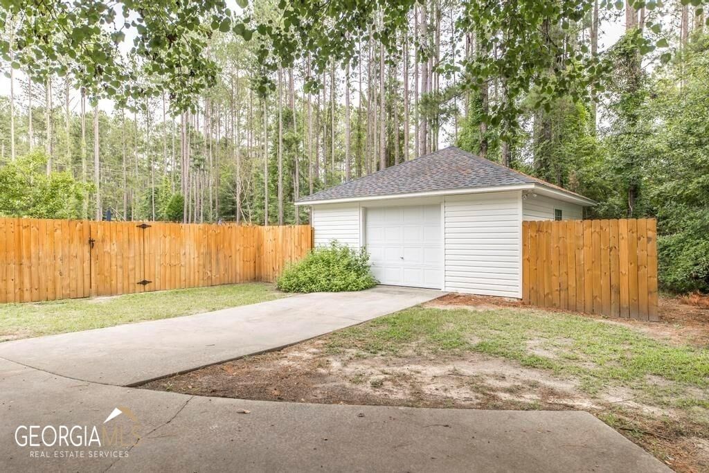 Property Photo:  403 Fairfield Drive  GA 31021 