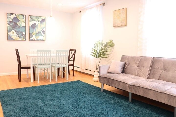 12 Regent St 2F  Cambridge MA 02140 photo