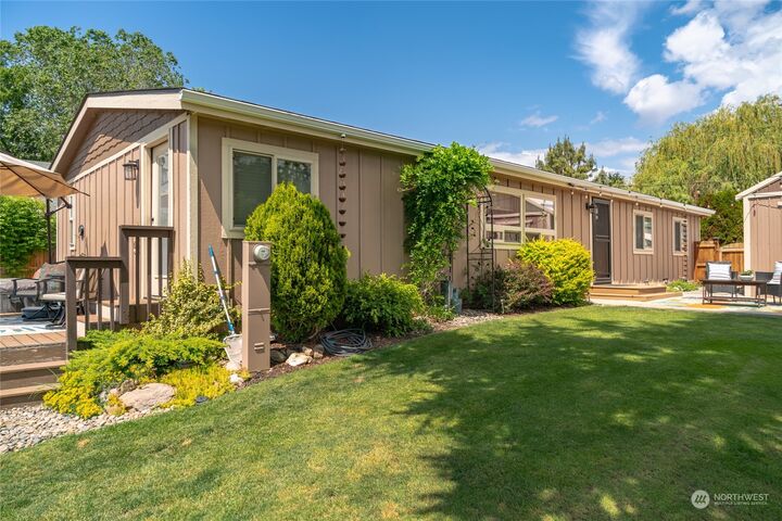 Property Photo: 2202 3rd Street NE WA 98802