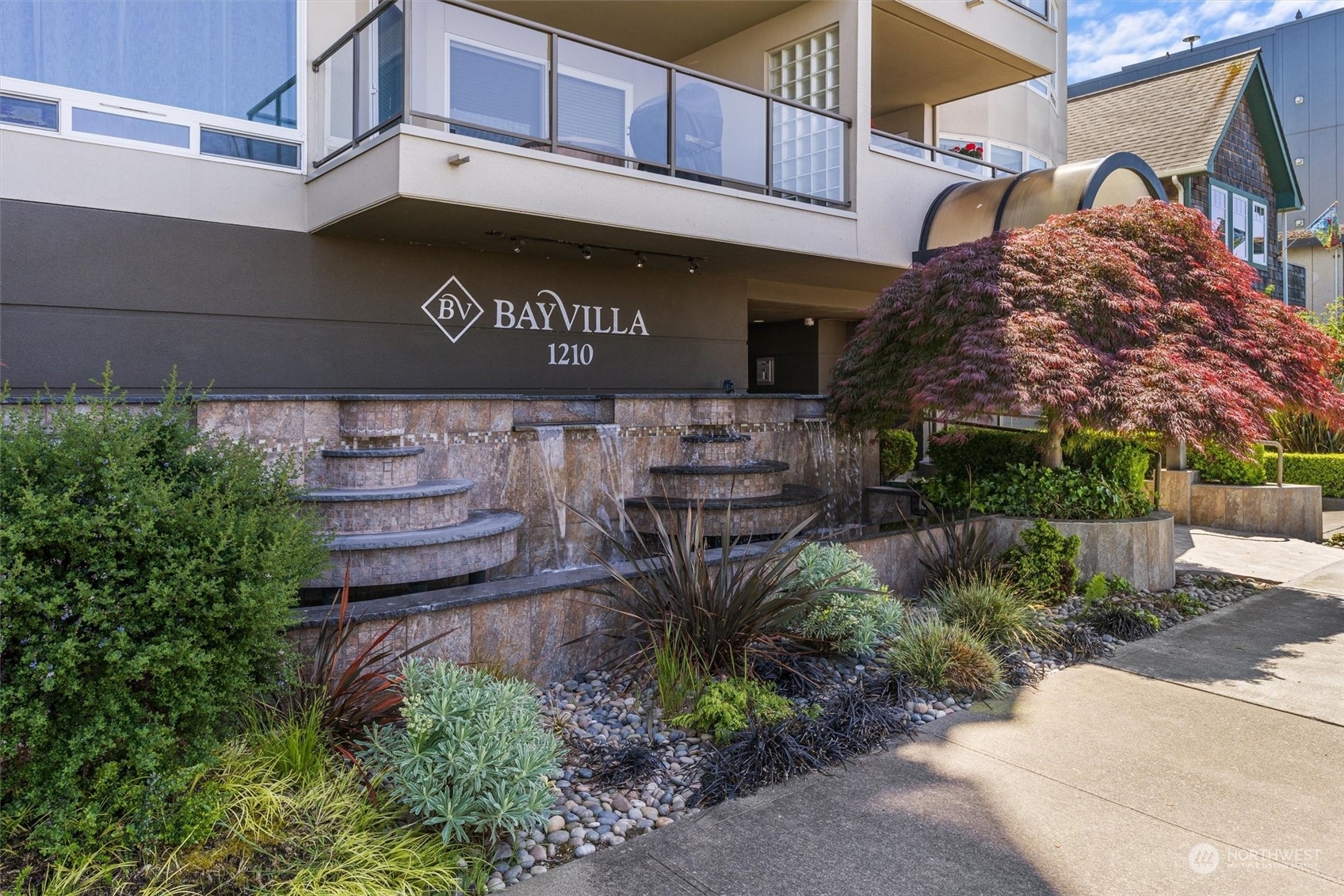 Property Photo:  1210 Alki Avenue SW 203  WA 98116 