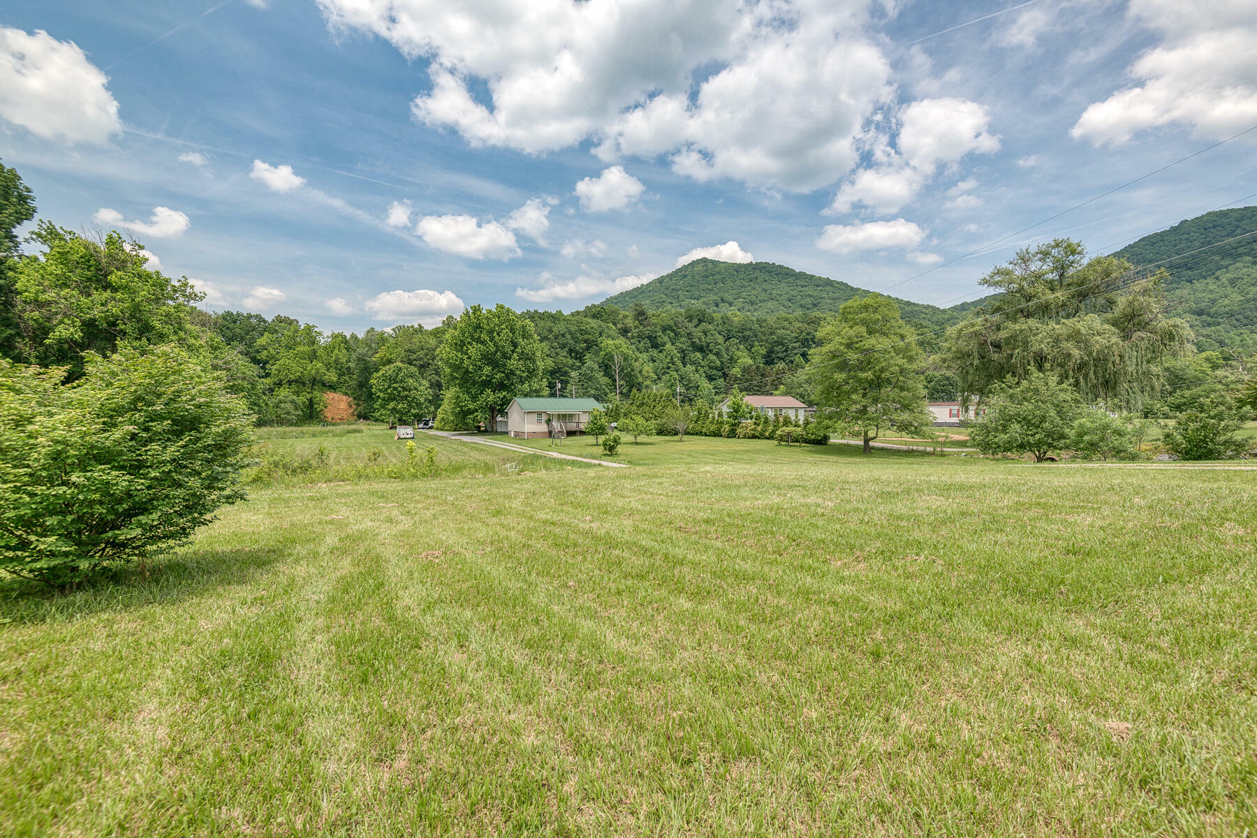 Property Photo:  280 Dry Creek Road  TN 37659 