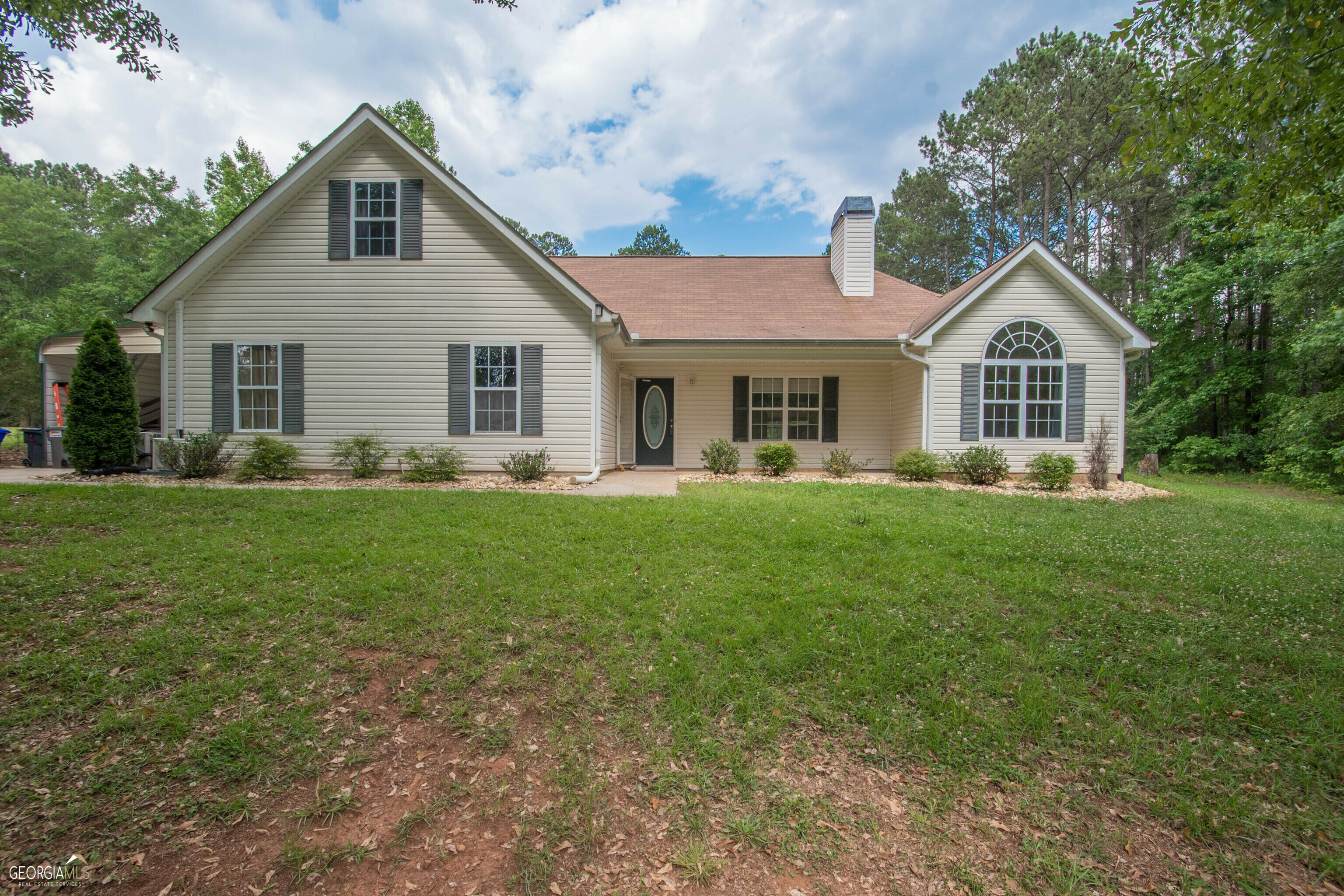Property Photo: 239 Kingsbrooke Circle GA 30268