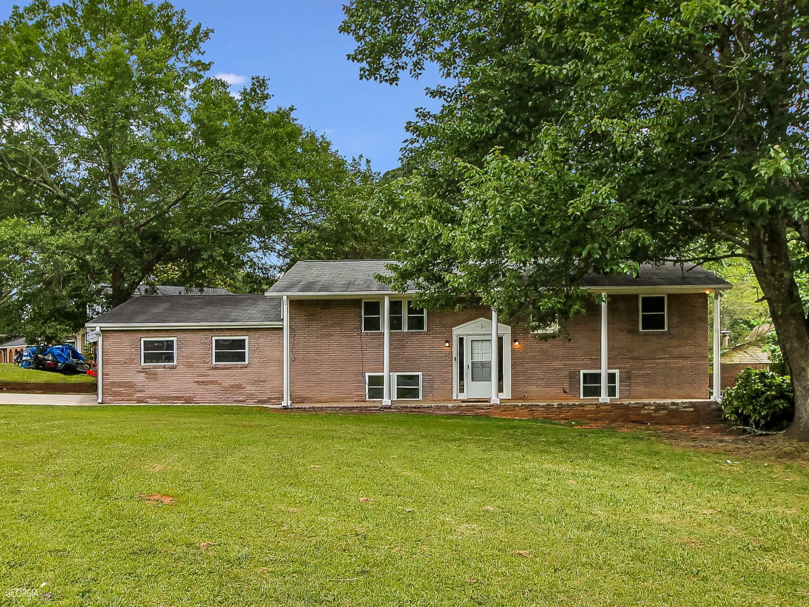 Property Photo:  5757 Dunwoody Drive  GA 30297 