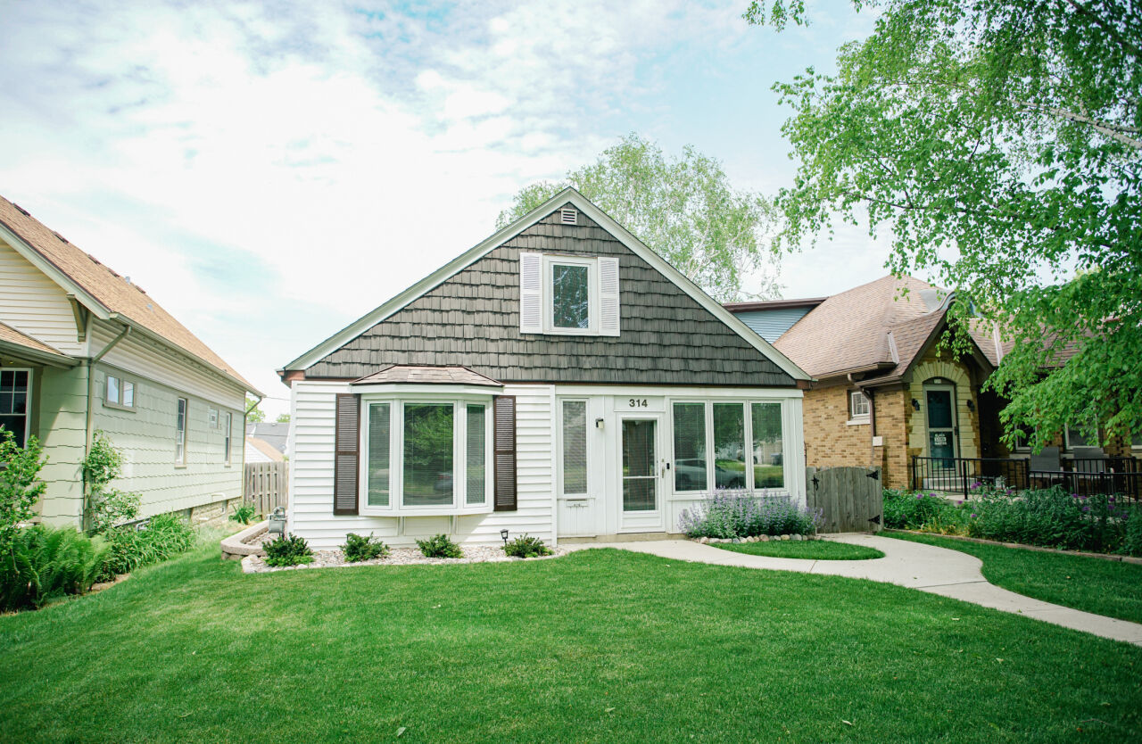 Property Photo: 314 E Bradley Ave WI 53207