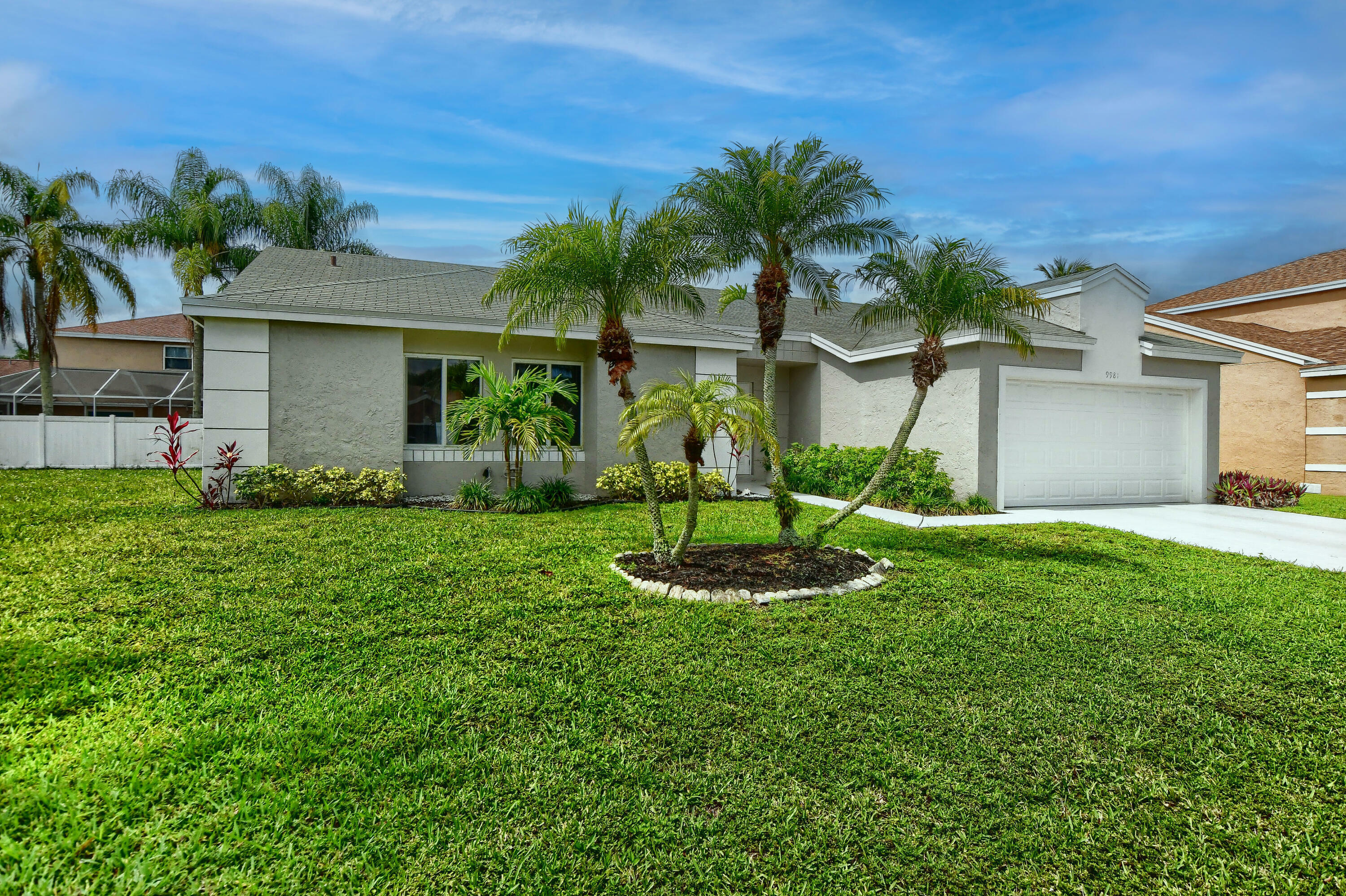 Property Photo: 9981 Robins Nest Road FL 33496