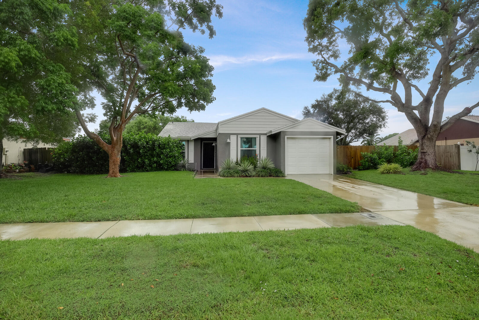 Property Photo:  8309 Little Beth Drive W  FL 33472 
