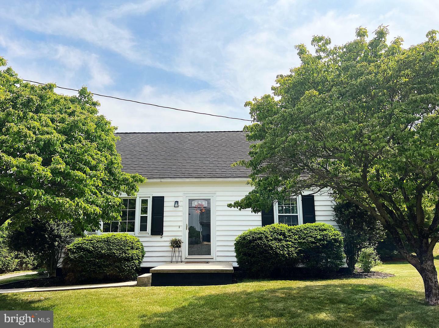 Property Photo: 2172 Lincoln Way East E PA 17202