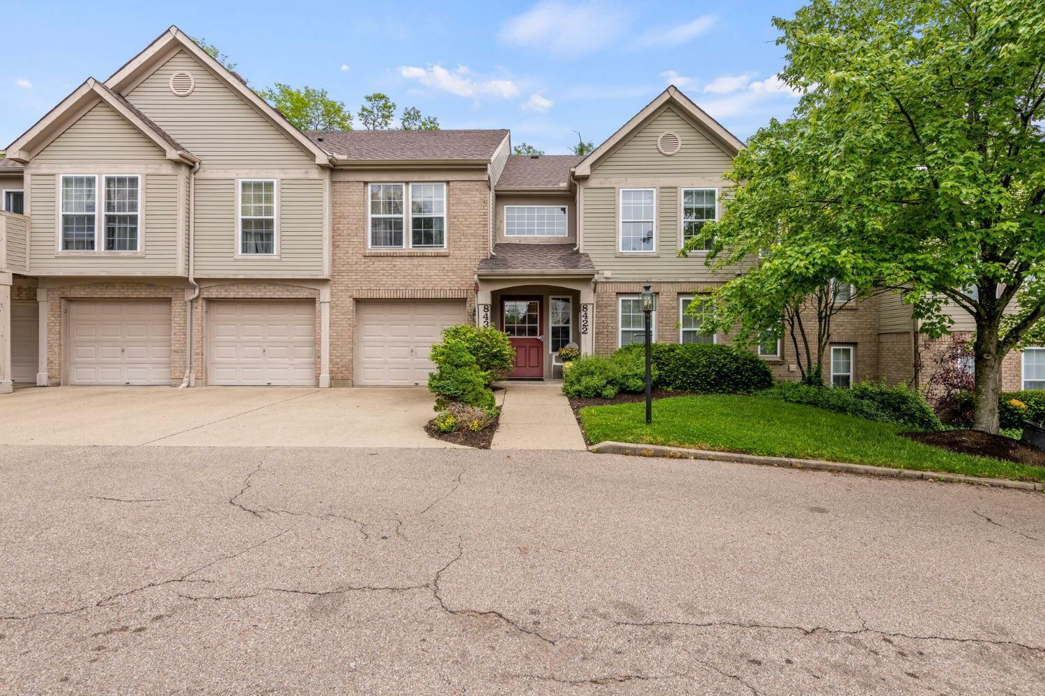 Property Photo: 8426 Ridge Pointe Ct OH 45237