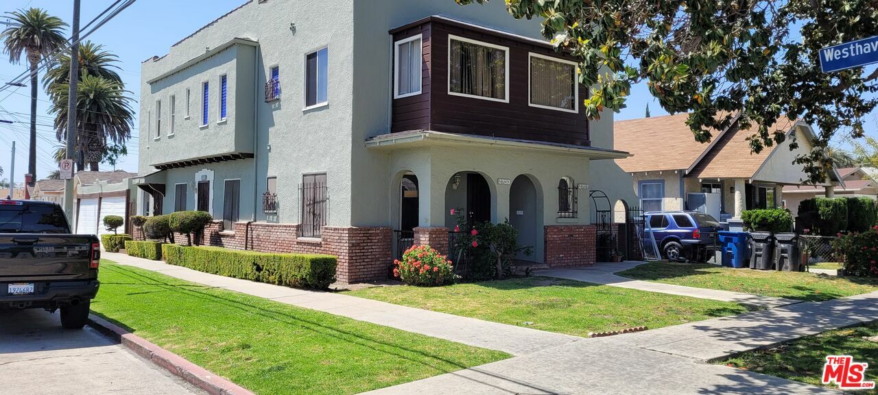 Property Photo:  2757  S Mansfield Ave  CA 90016 