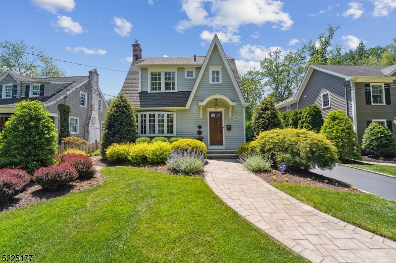 Property Photo:  80 Laurel Dr  NJ 07974 