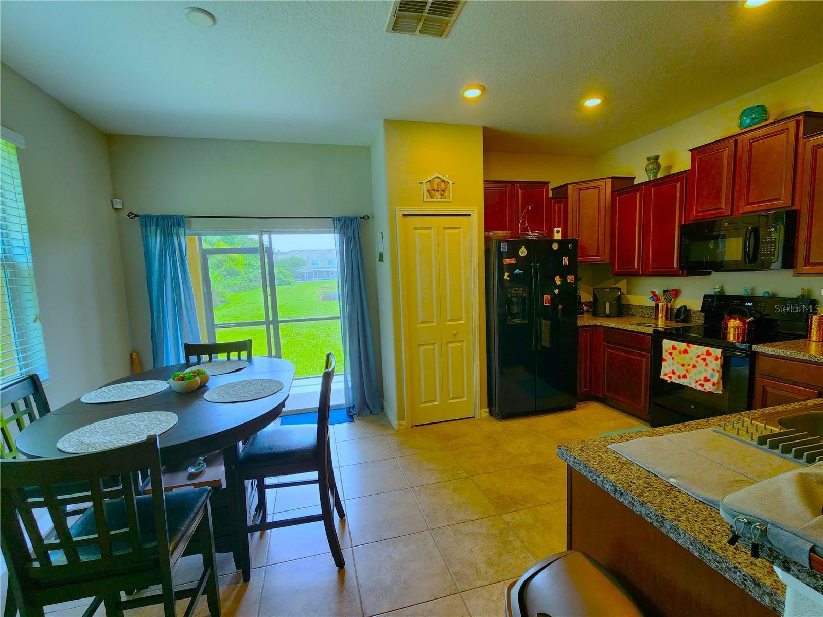 Property Photo:  12906 Utopia Gardens Way  FL 33579 