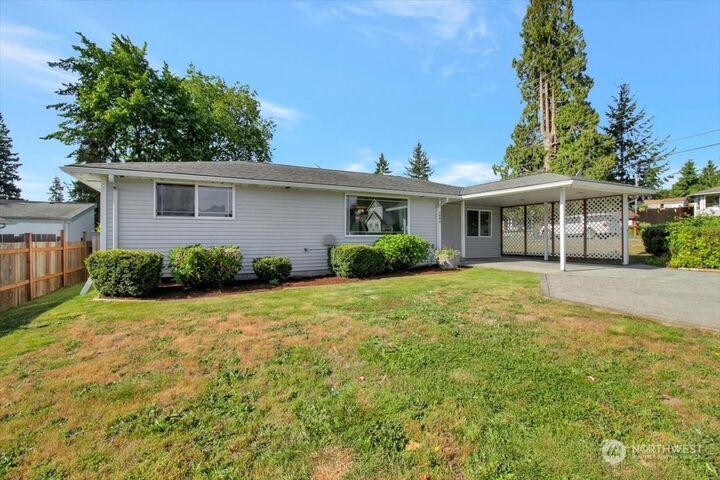 Property Photo: 1902 Howard Avenue WA 98203