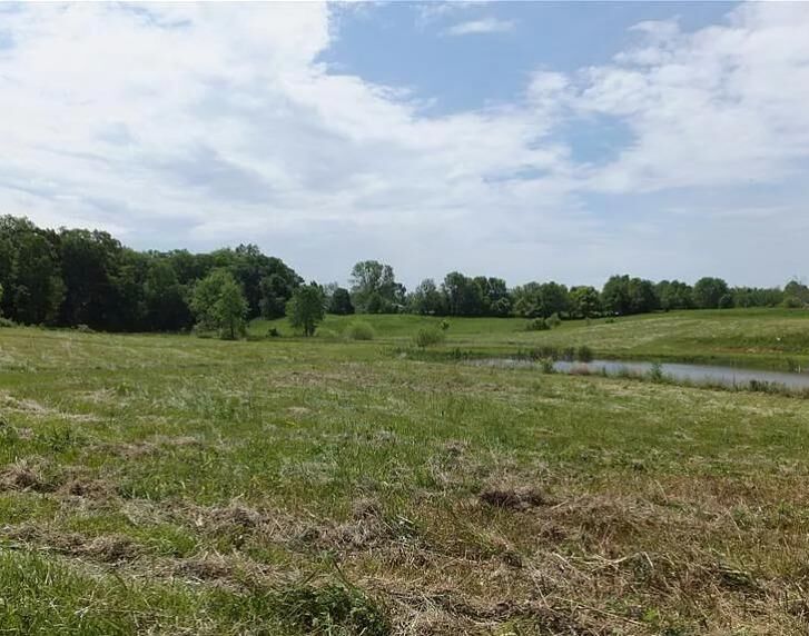 Property Photo:  19 Deer Run Drive  IN 47060 