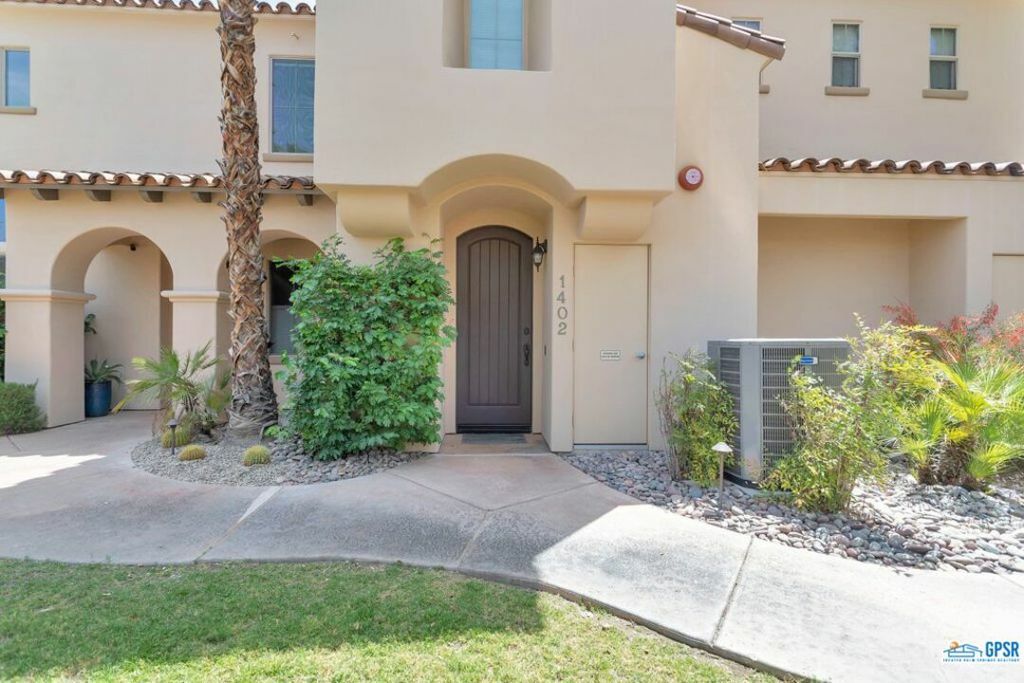 Property Photo:  1402 N Yermo Drive  CA 92262 