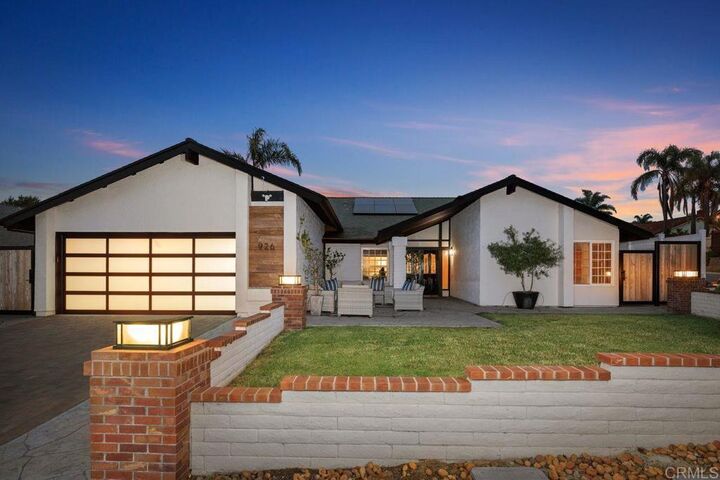 Property Photo:  926 Daisy Avenue  CA 92011 