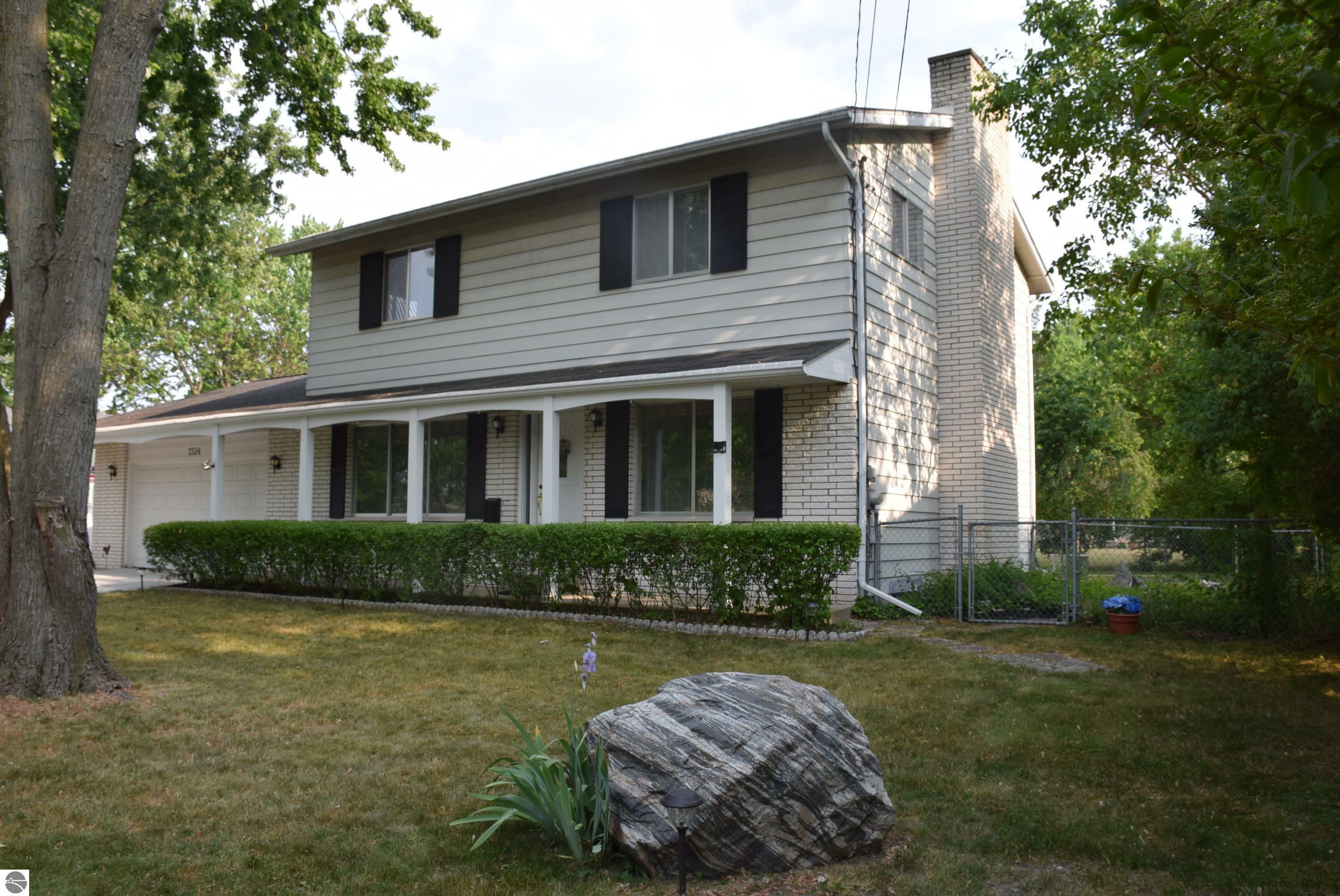 Property Photo:  1324 Bennett Avenue  MI 48858 