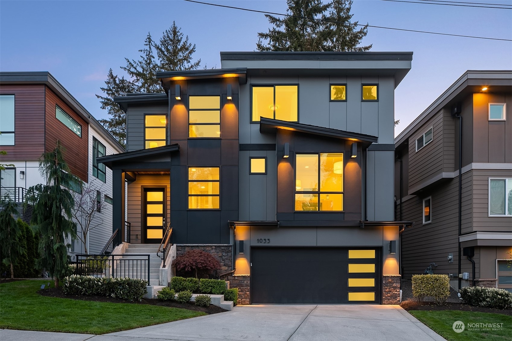 Property Photo: 1033 4th Street WA 98033