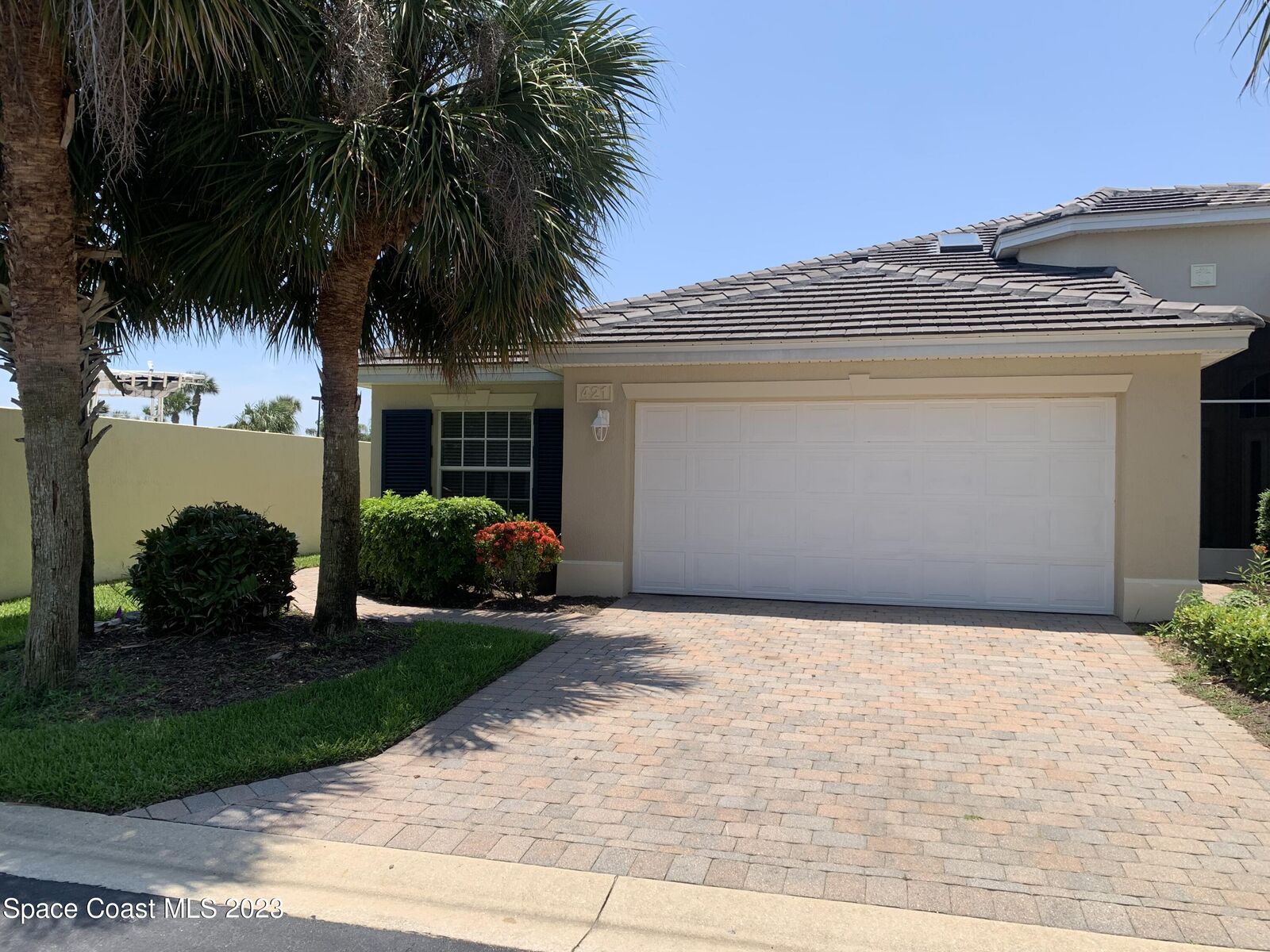 Property Photo:  421 Moray Place  FL 32951 