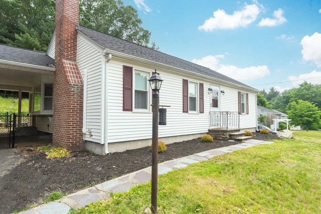 Property Photo:  10 Pine Grove Circle  MA 01569 