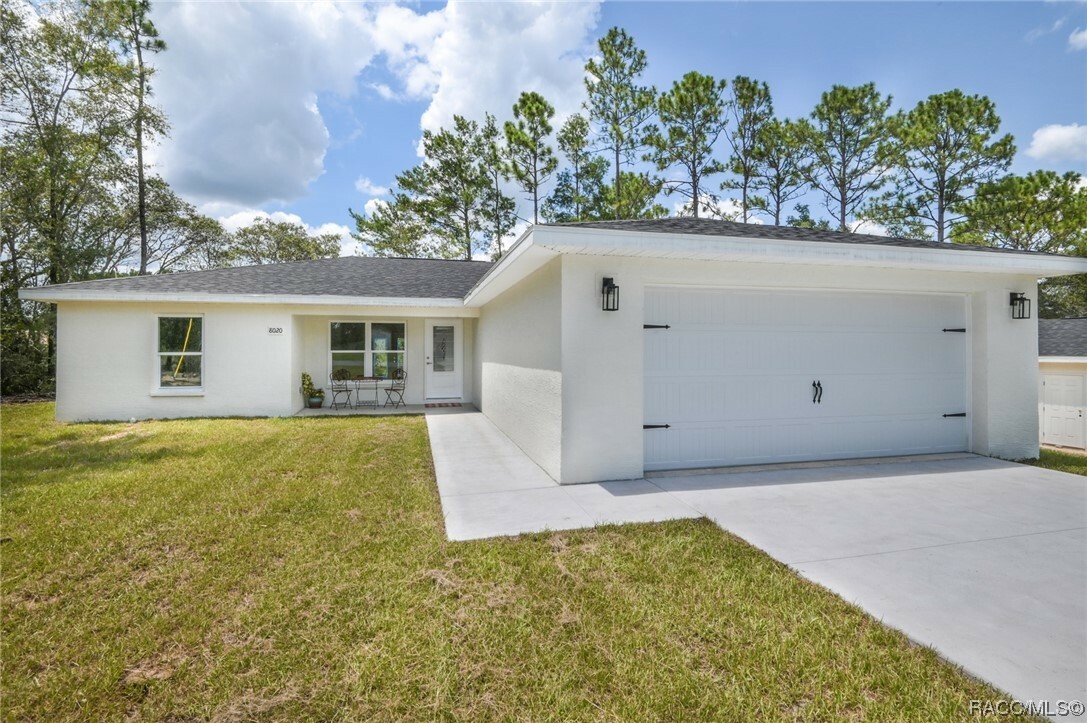 Property Photo:  8020 N Pocono Drive  FL 34434 