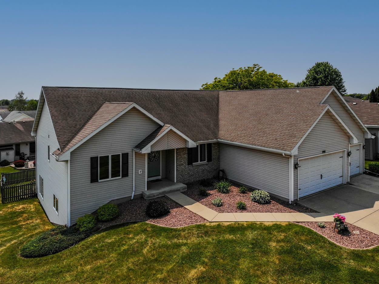 Property Photo:  3918 Briar Crest Drive  WI 53546 