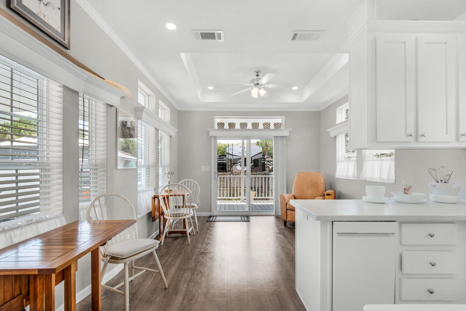 Property Photo: 44 E Bradley Street 6 FL 32550