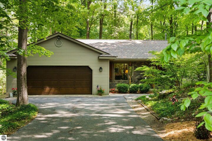 3182 Silver Hills Lane  Traverse City MI 49684 photo