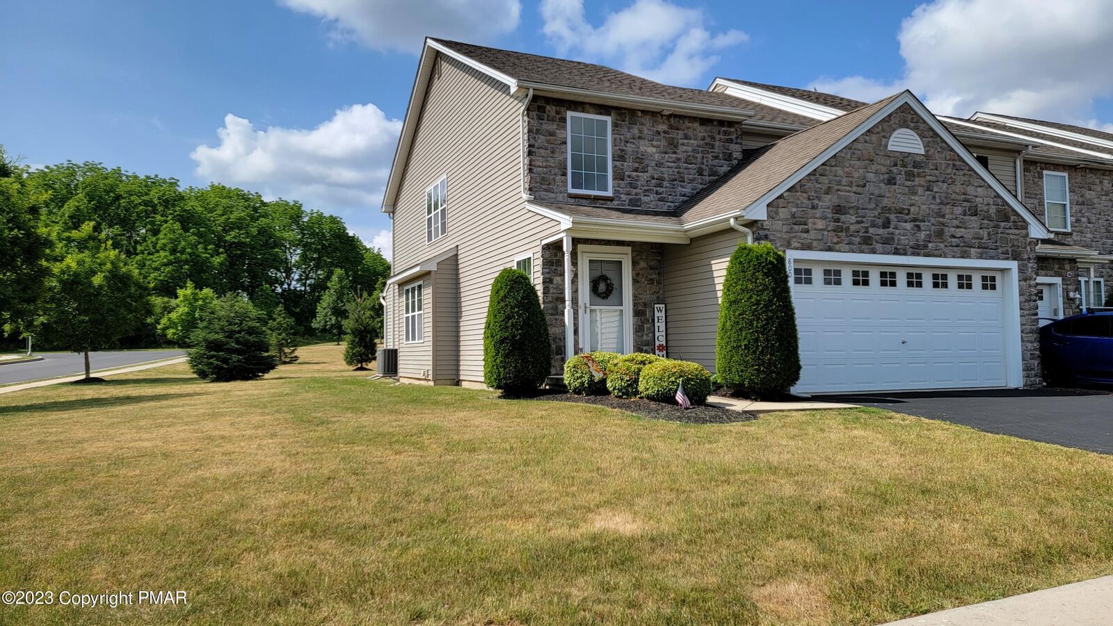 Property Photo: 800 Fieldstone Trail PA 18040