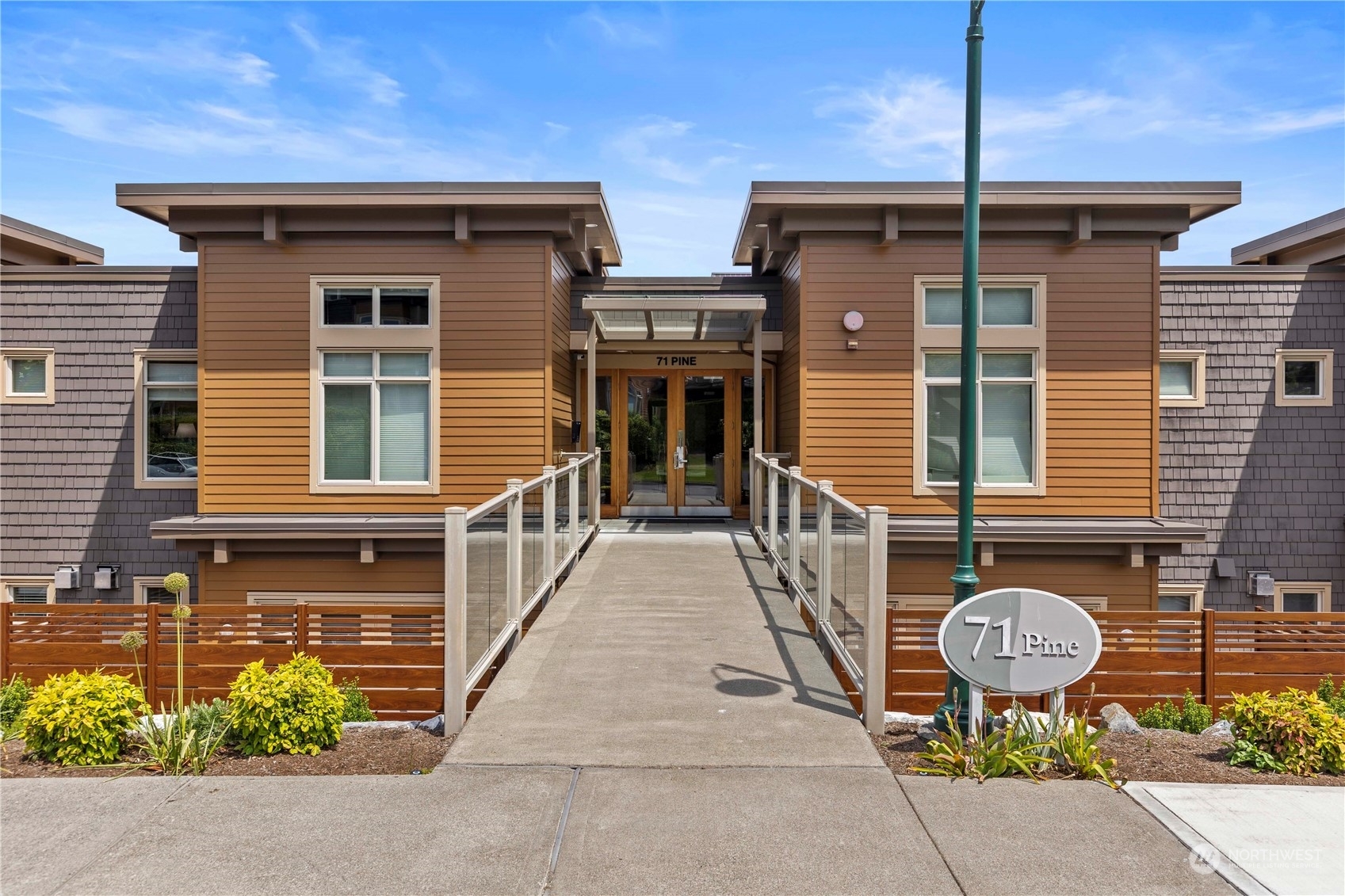 Property Photo:  71 Pine Street 105  WA 98020 