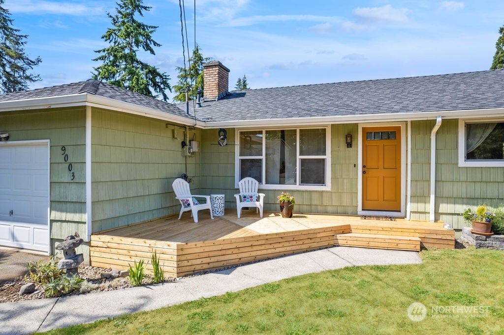 Property Photo:  9003 217th Street SW  WA 98026 