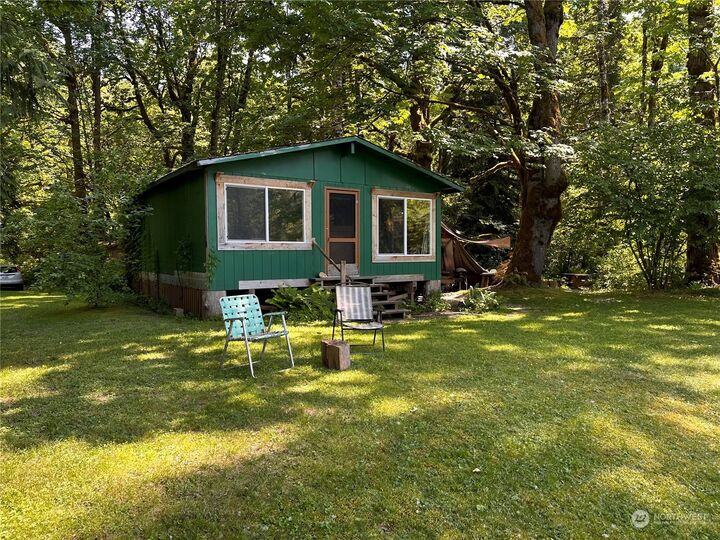 Property Photo: 58581 Floral Lane WA 98283