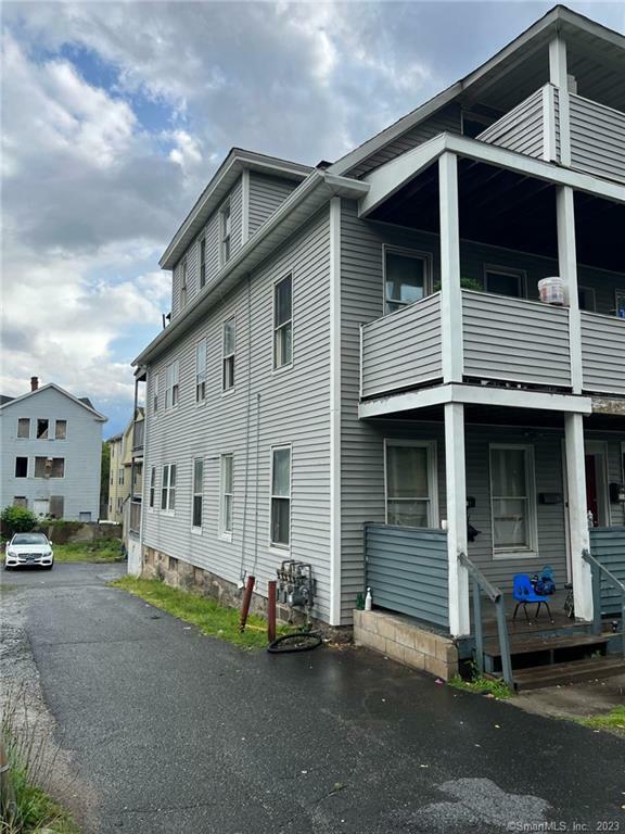 Property Photo: 386 Walnut Street 3 CT 06704