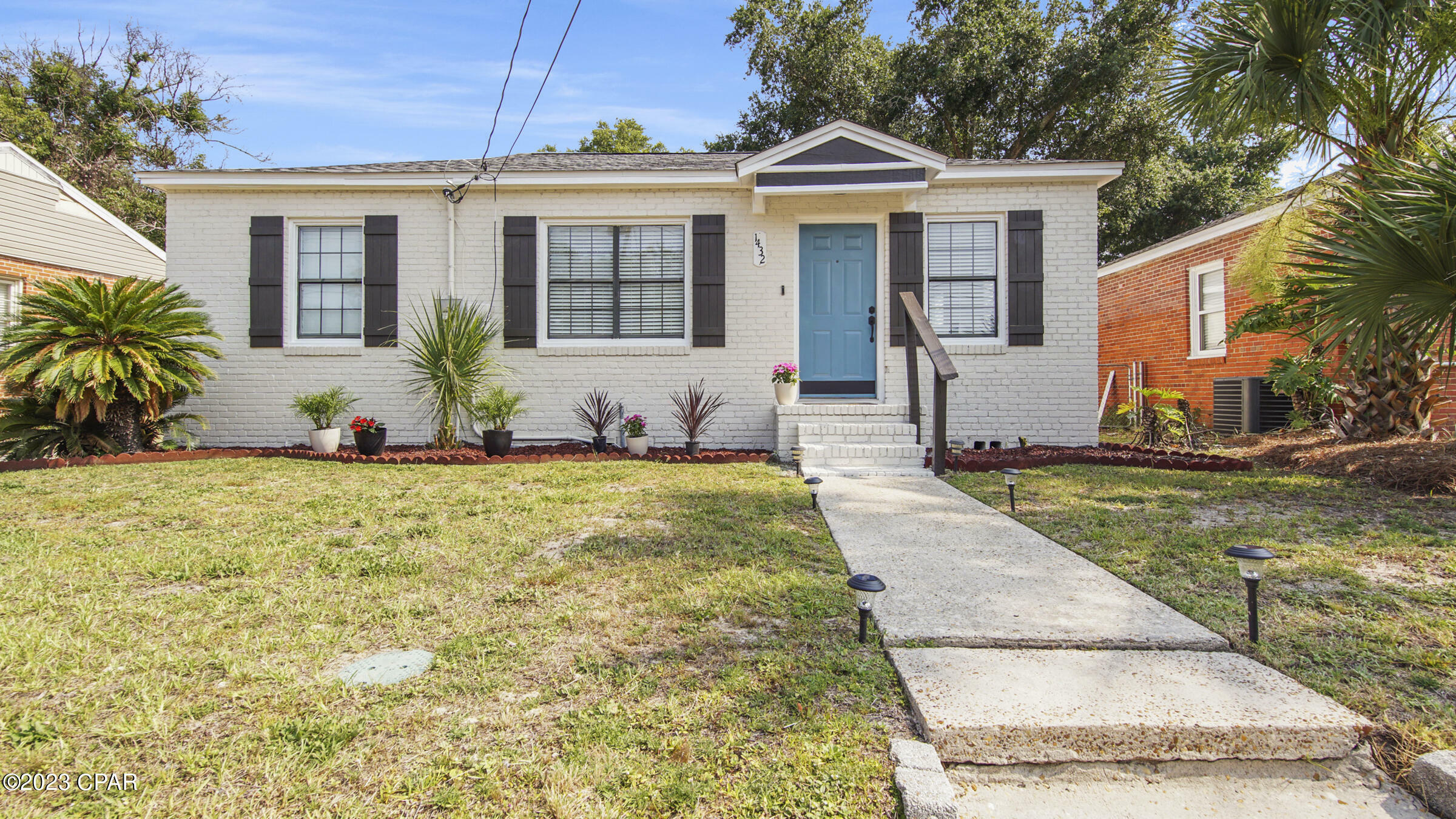 Property Photo: 1432 W 11th Street FL 32401