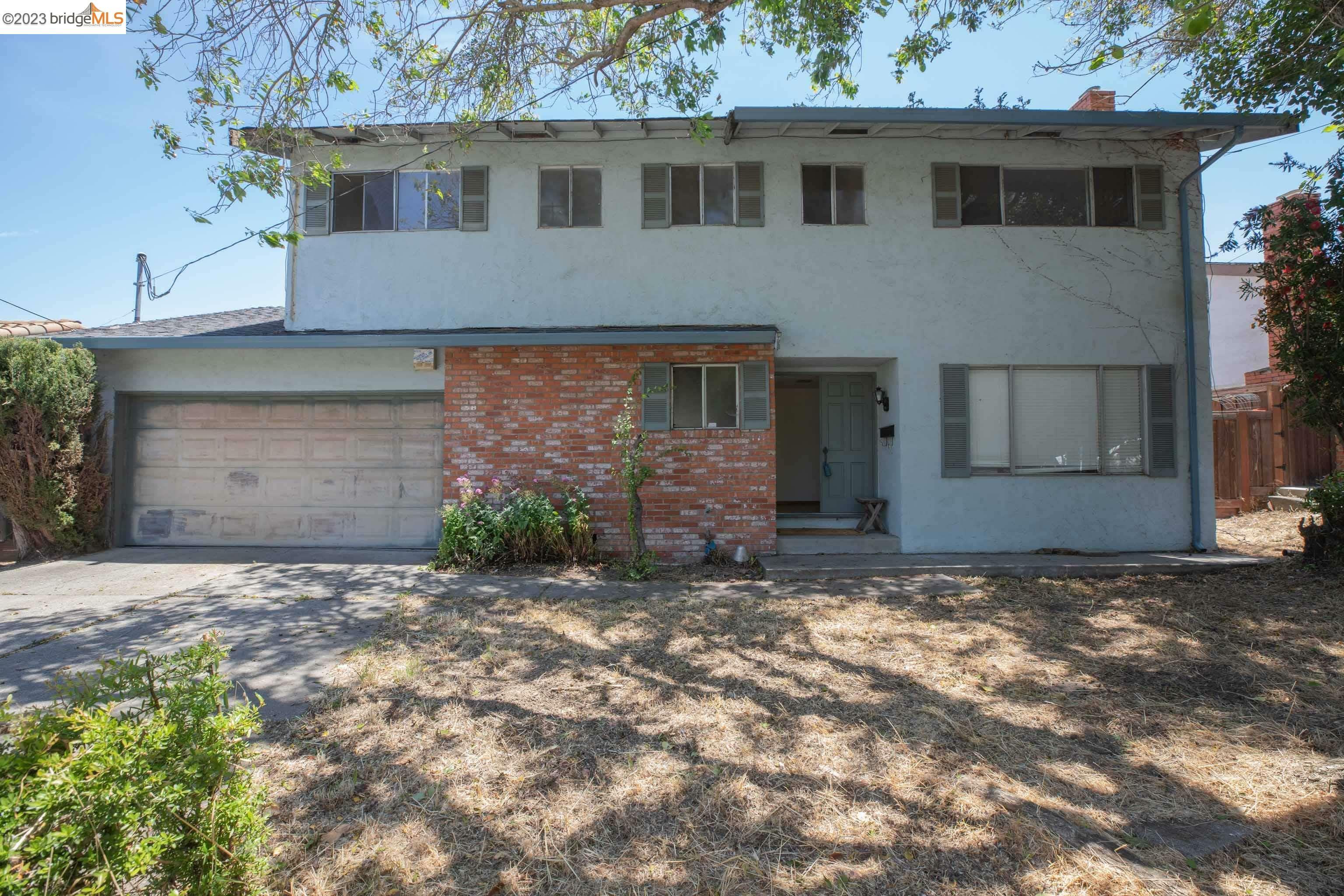 Property Photo: 2119 Shea Dr CA 94564
