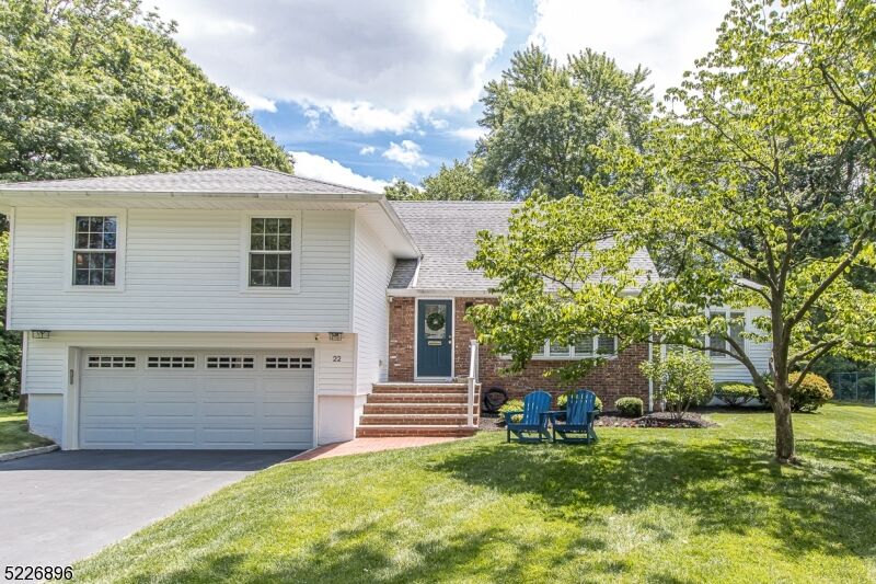 Property Photo:  22 Genesee Trl  NJ 07090 
