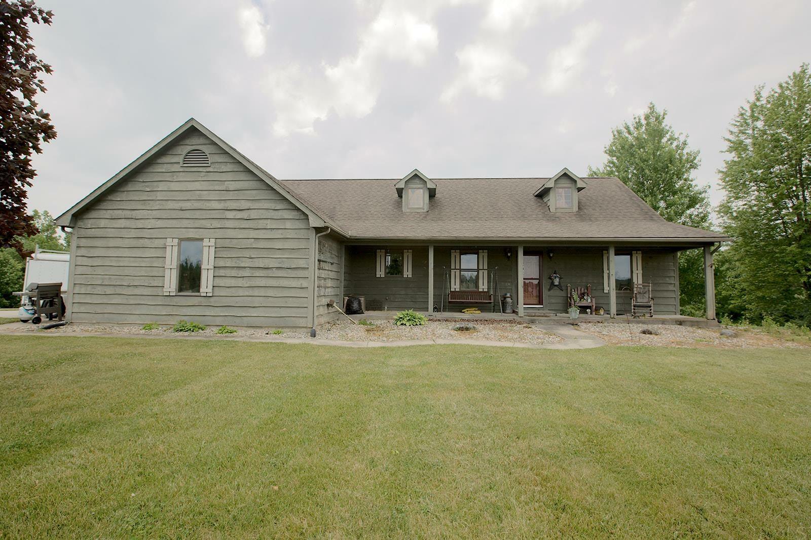 Property Photo: 2907 E 950 N IN 46783