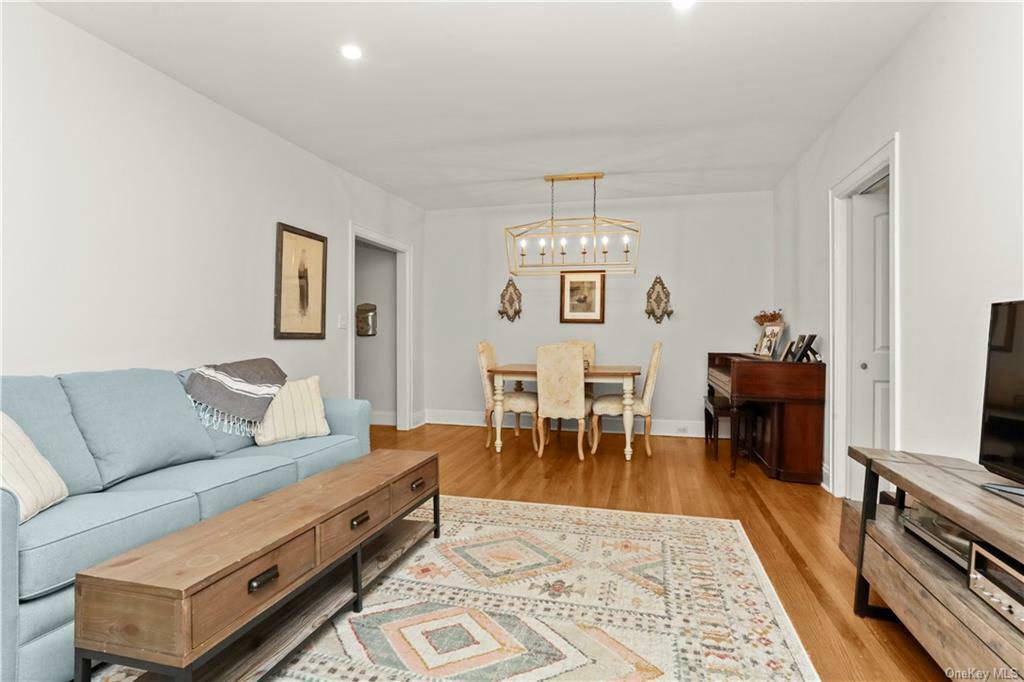 Property Photo:  294 Bronxville Road 3F  NY 10708 