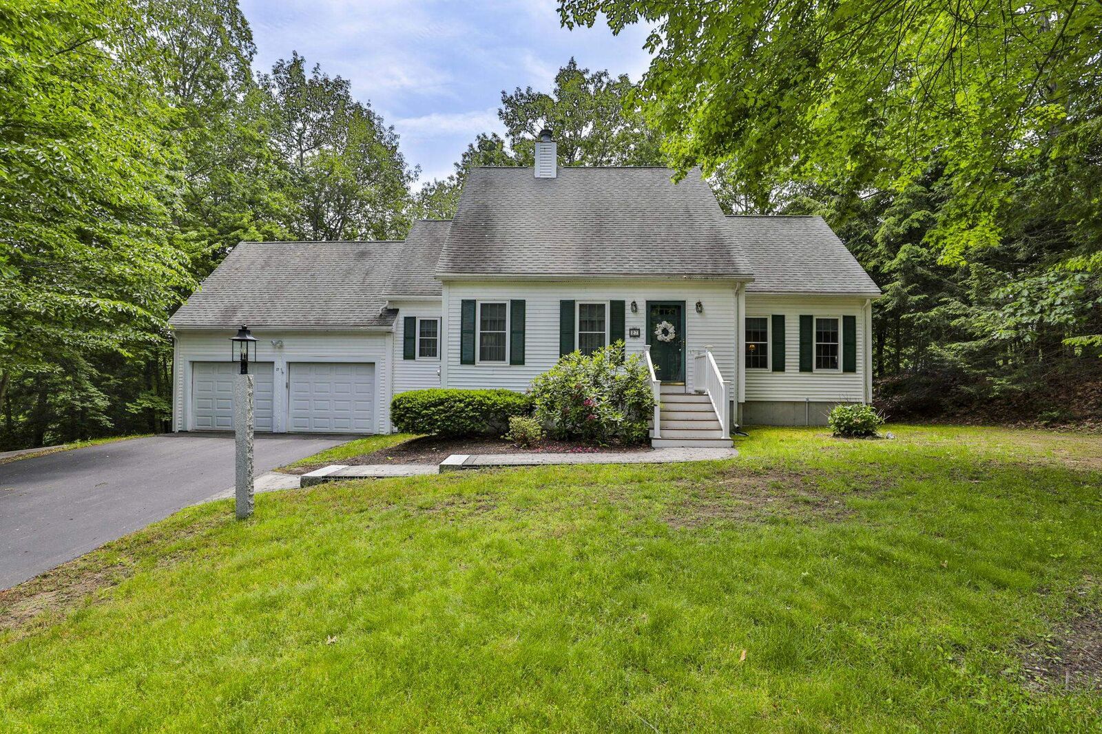 Property Photo:  27 Massabesic Drive  NH 03032 
