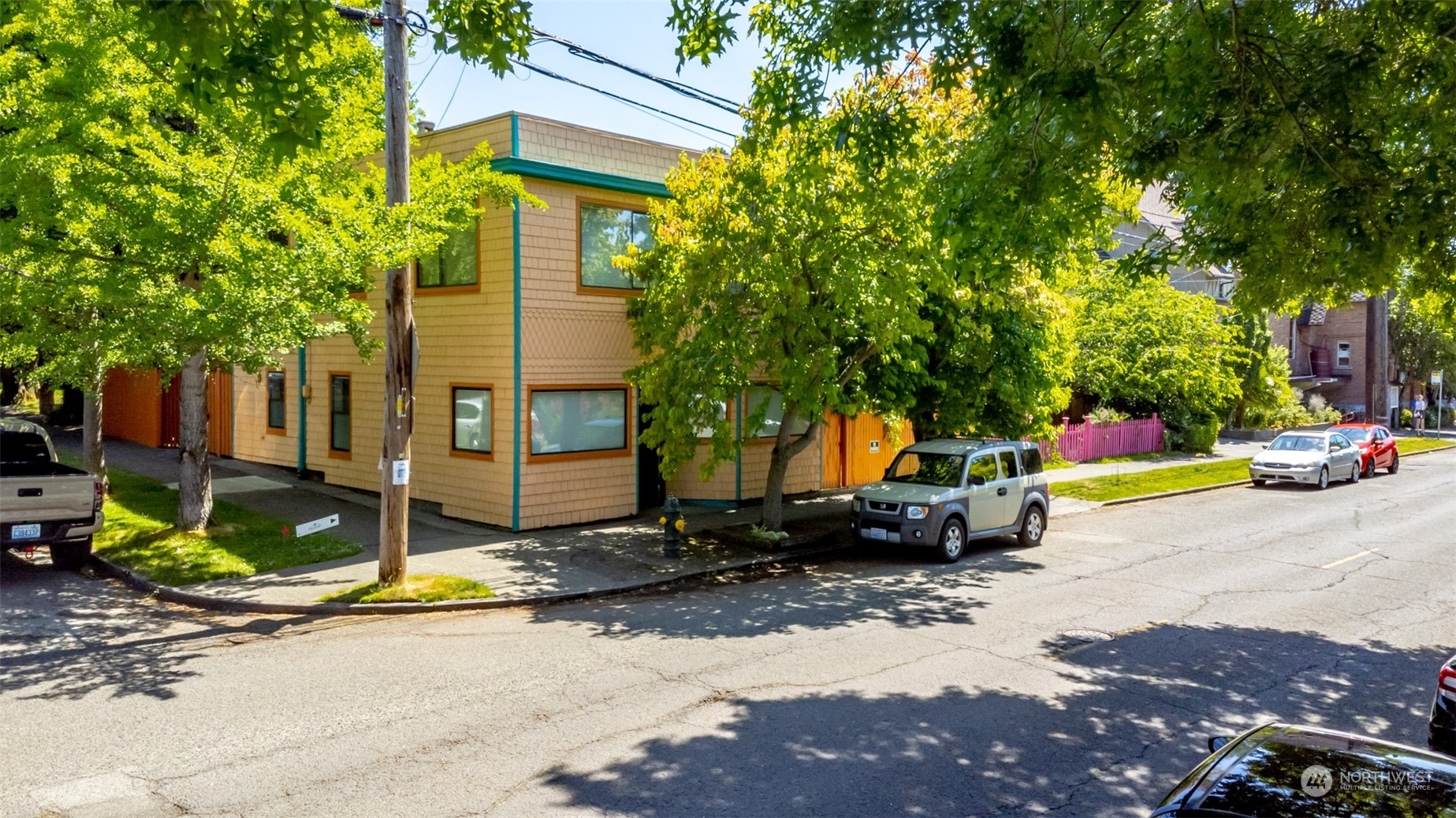 Property Photo:  7420 Woodlawn Avenue NE  WA 98115 