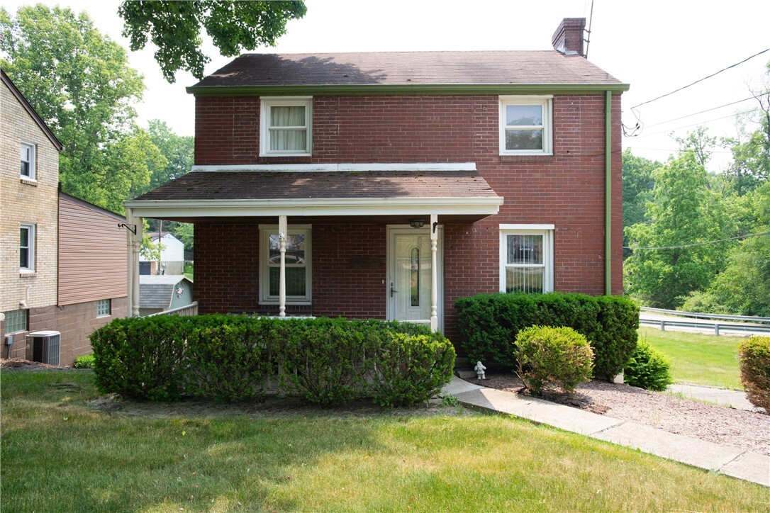 Property Photo: 819 Vilsack Rd PA 15116