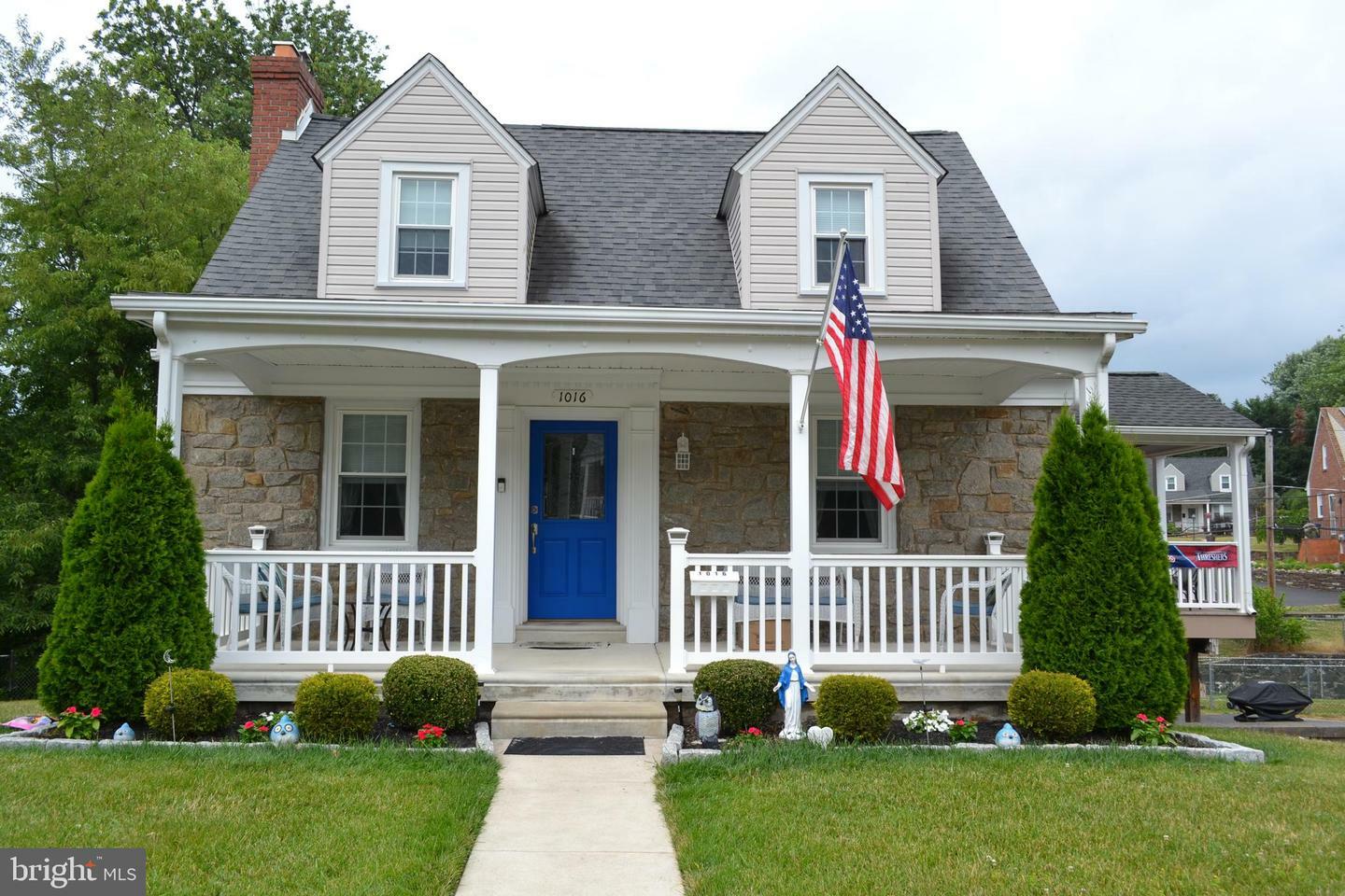 Property Photo: 1016 Edgewood Drive PA 19064
